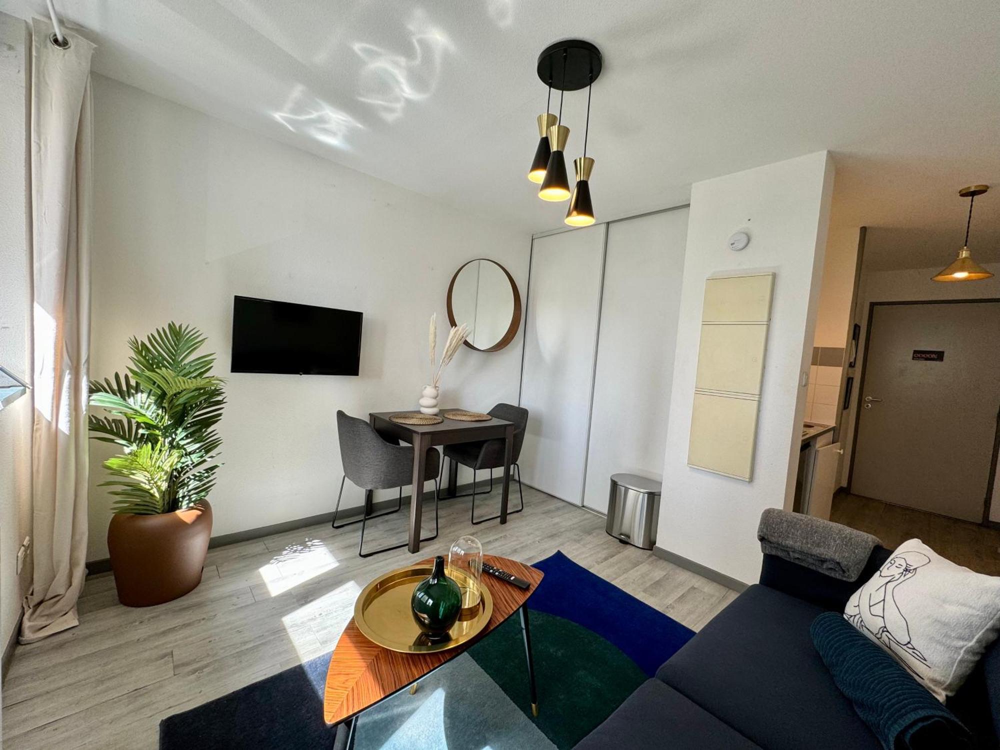 Suite Baya Lyon Exterior photo